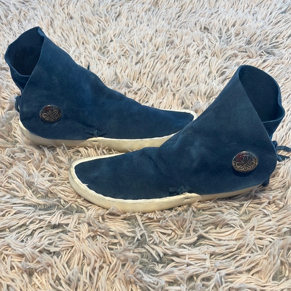 Handmade Squaw moccasins. Size 7